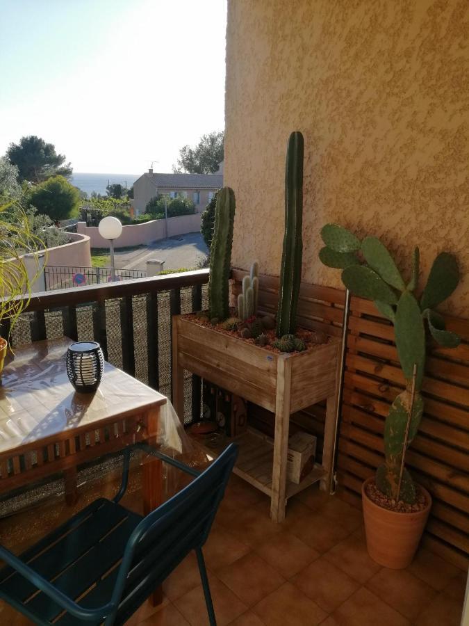 Sanary Les Gorguettes, Studio Avec Terrasse Vue Mer, A 10 Min A Pieds De La Plage Екстер'єр фото