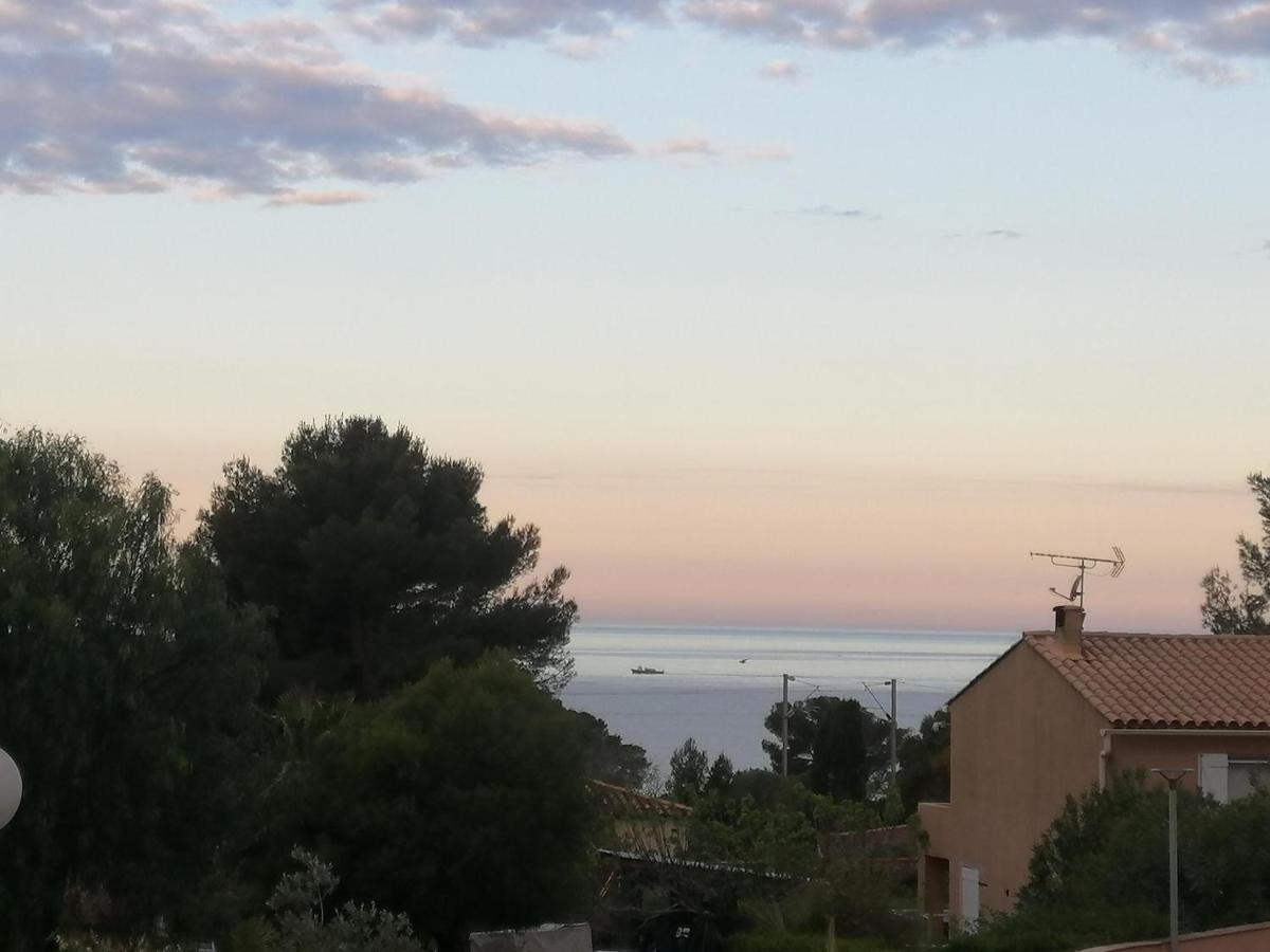 Sanary Les Gorguettes, Studio Avec Terrasse Vue Mer, A 10 Min A Pieds De La Plage Екстер'єр фото